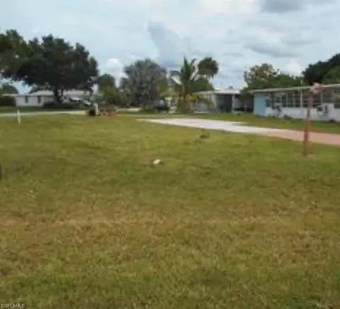 501 Riviera Blvd W, Naples, FL 34112