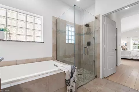 Bath - 96 Glen Eagle Cir, Naples, FL 34104 photo 1 of 2