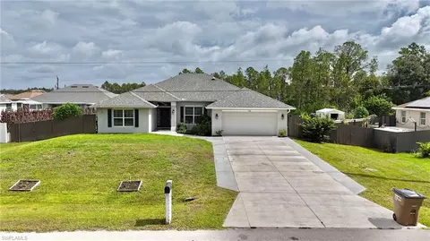 372 Rockland St, Lehigh Acres, FL 33972