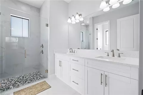 Bath - 2767 39th Ave NE, Naples, FL 34120 photo 3 of 3
