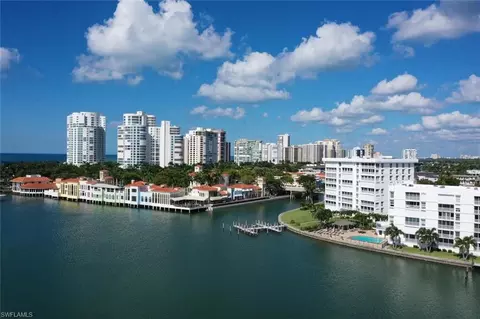 250 W Park Shore Dr #101, Naples, FL 34103