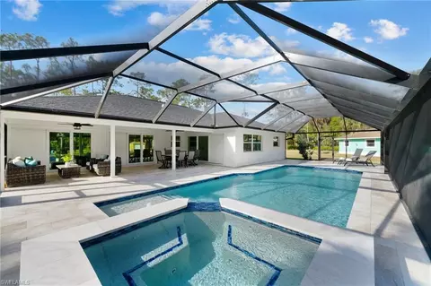 5015 Mahogany Ridge Dr, Naples, FL 34119