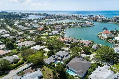 View/Area - 3170 Crayton Rd, Naples, FL 34103 photo 2 of 2