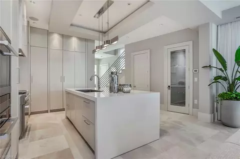 Kitchen - 32 6th St S, Naples, FL 34102 photo 4 of 4