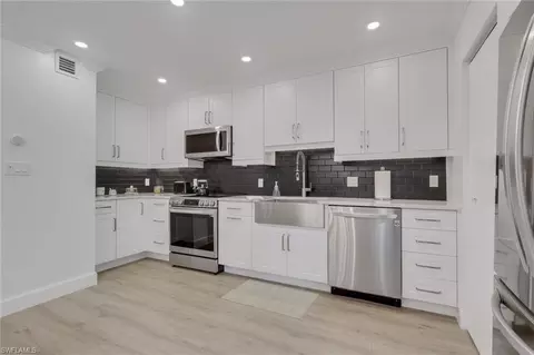 Kitchen - 788 Park Shore Dr #E14, Naples, FL 34103 photo 2 of 5