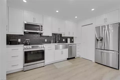 Kitchen - 788 Park Shore Dr #E14, Naples, FL 34103 photo 1 of 5