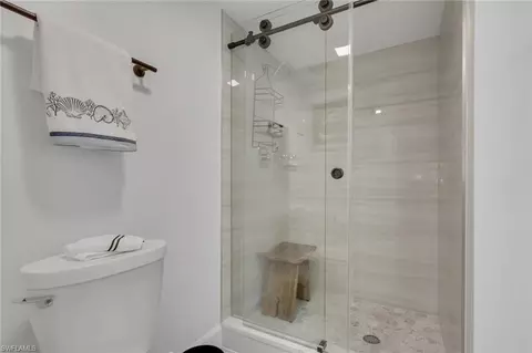 Bath - 788 Park Shore Dr #E14, Naples, FL 34103 photo 4 of 4