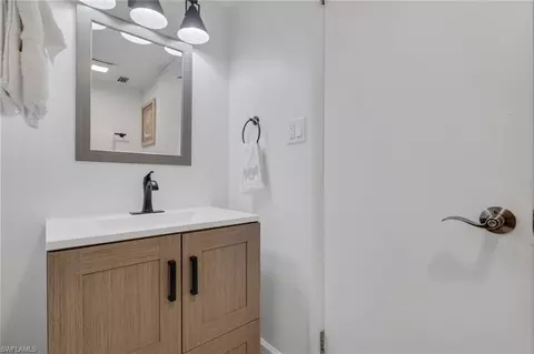 Bath - 788 Park Shore Dr #E14, Naples, FL 34103 photo 3 of 4