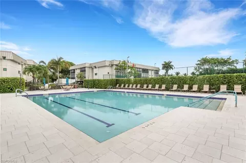 Exterior - 788 Park Shore Dr #E14, Naples, FL 34103 photo 5 of 6
