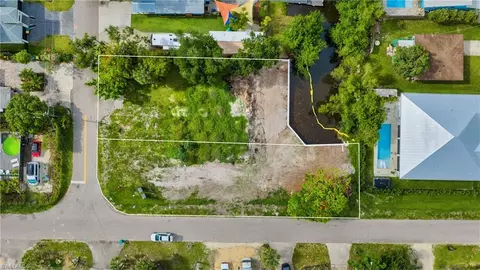 3423 Canal St, Naples, FL 34112