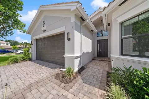 Exterior - 3264 Pacific Dr, Naples, FL 34119 photo 3 of 7