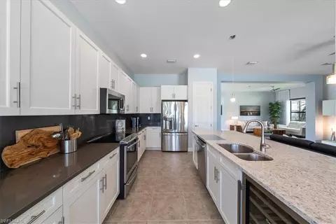 Kitchen - 3264 Pacific Dr, Naples, FL 34119 photo 3 of 4