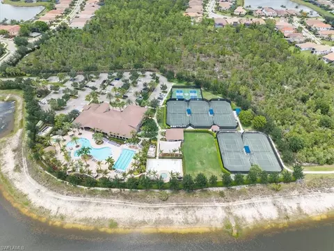 View/Area - 3264 Pacific Dr, Naples, FL 34119 photo 4 of 5