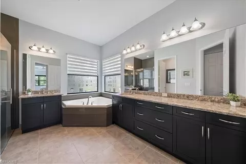 Bath - 3264 Pacific Dr, Naples, FL 34119 photo 3 of 3