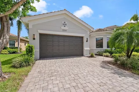 Exterior - 3264 Pacific Dr, Naples, FL 34119 photo 2 of 7