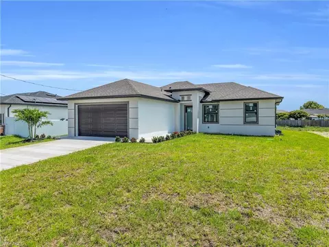 1032 Cavanagh Ave, Lehigh Acres, FL 33971