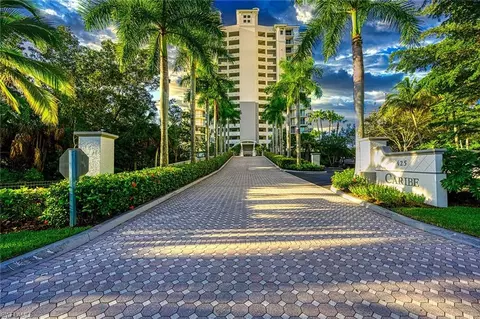 425 Cove Tower Dr #901, Naples, FL 34110