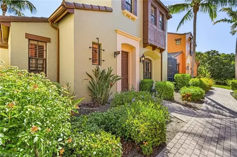 9118 Chula Vista St #12002, Naples, FL 34113