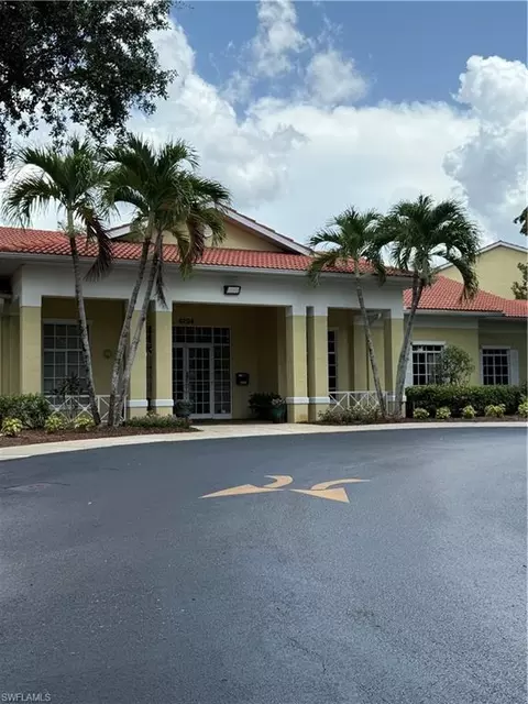 8275 Key Royal Cir #1132, Naples, FL 34119