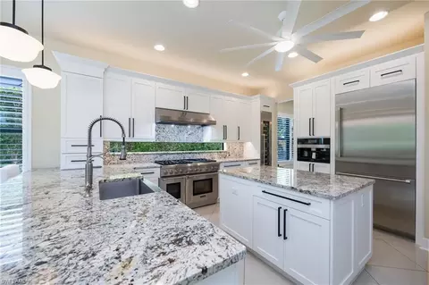 3335 Pacific Dr, Naples, FL 34119 photo 5