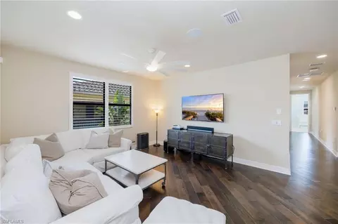 3335 Pacific Dr, Naples, FL 34119 photo 31
