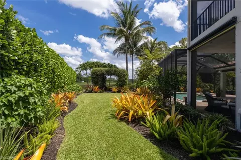 3335 Pacific Dr, Naples, FL 34119 photo 17