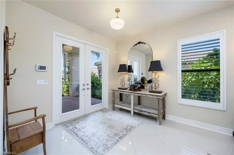 3335 Pacific Dr, Naples, FL 34119 photo 2