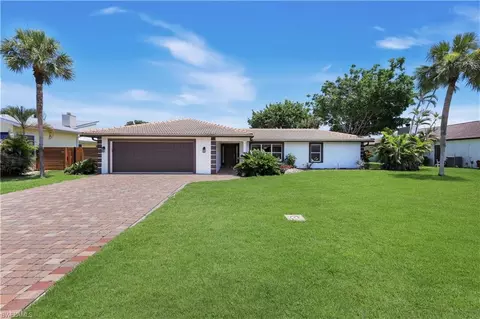 675 Pompano Dr, Naples, FL 34110