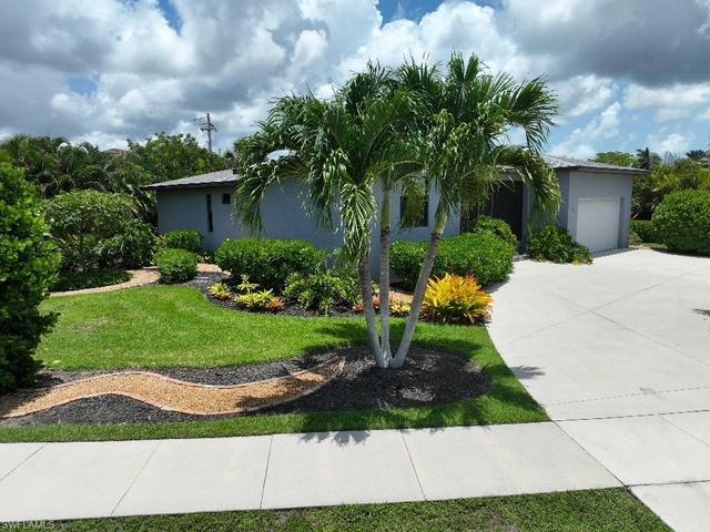 111 S Bahama Ave, Marco Island, FL 34145
