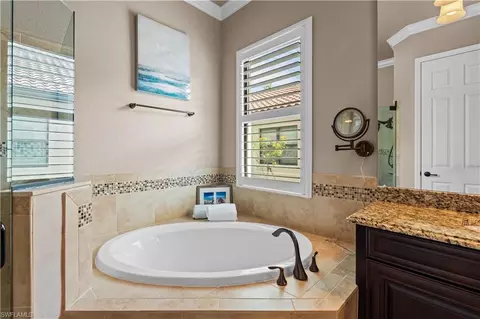 Bath - 9352 Vercelli Ct, Naples, FL 34113 photo 2 of 4
