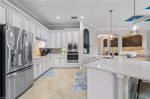 Kitchen - 9352 Vercelli Ct, Naples, FL 34113 photo 4 of 6