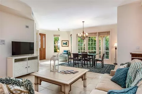 157 Colonade Cir #1002, Naples, FL 34103