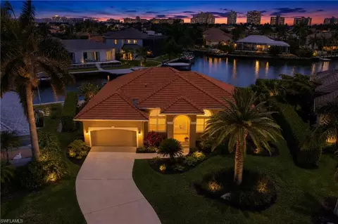 1045 Bonita Ct, Marco Island, FL 34145