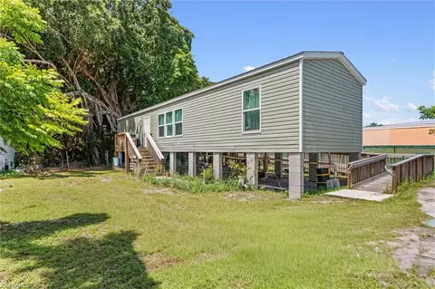 2960 Lunar St, Naples, FL 34112 photo 2