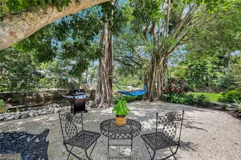 27292 East Dr, Bonita Springs, FL 34135