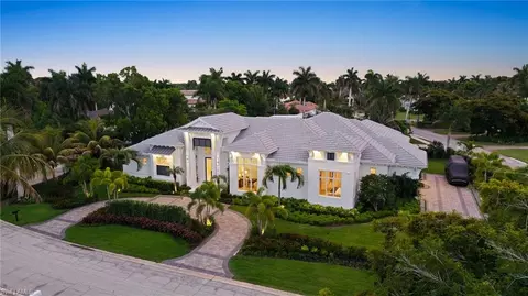 710 Willowhead Dr, Naples, FL 34103