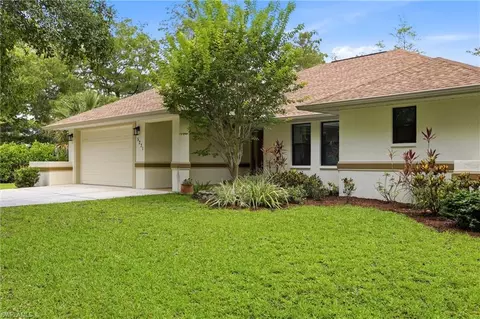 5231 Hickory Wood Dr, Naples, FL 34119