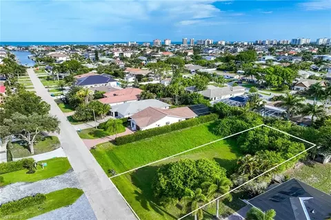 557 100th Ave N, Naples, FL 34108 photo 4