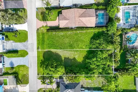 557 100th Ave N, Naples, FL 34108 photo 9