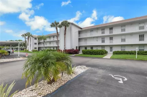 9580 Victoria Ln #104, Naples, FL 34109