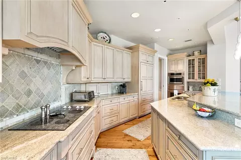 Kitchen - 6991 Greentree Dr, Naples, FL 34108 photo 4 of 4