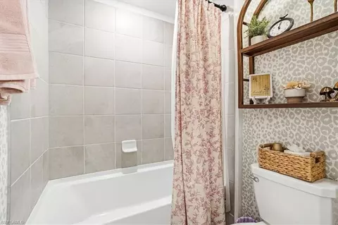 Bath - 18656 Ives Dr, Estero, FL 33928 photo 7 of 7