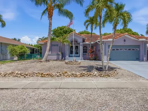 211 S Bahama Ave, Marco Island, FL 34145