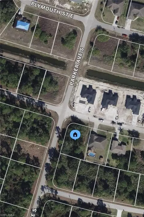 1020 Pilgrim St E, Lehigh Acres, FL 33974