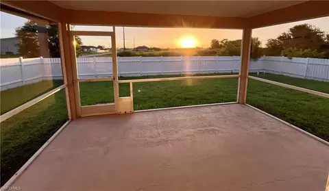2720 NE 1st Pl, Cape Coral, FL 33909