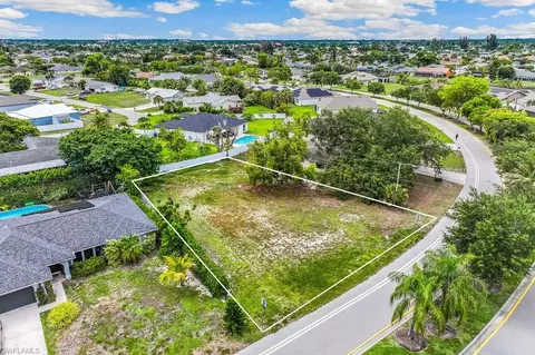 2516 Aviation Pkwy, Cape Coral, FL 33904