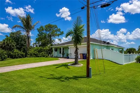 470 Redwing St, Lehigh Acres, FL 33974