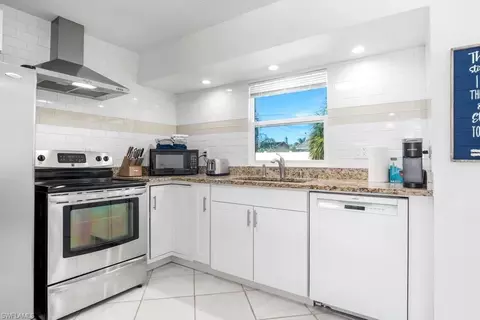 Kitchen - 1207 Hernando St, Naples, FL 34103 photo 3 of 5