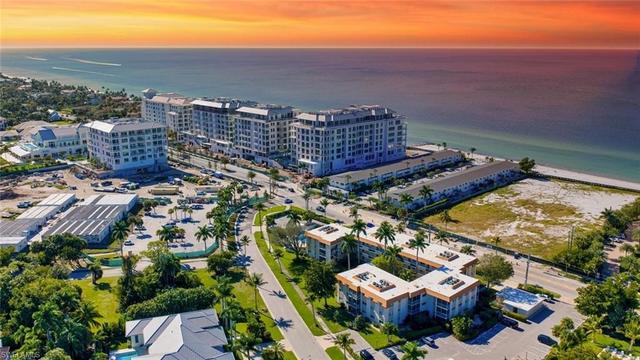 1100 Gulf Shore Blvd N #312, Naples, FL 34102