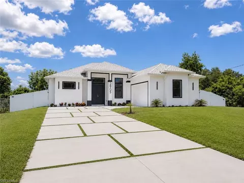 2905 3rd St W, Lehigh Acres, FL 33971